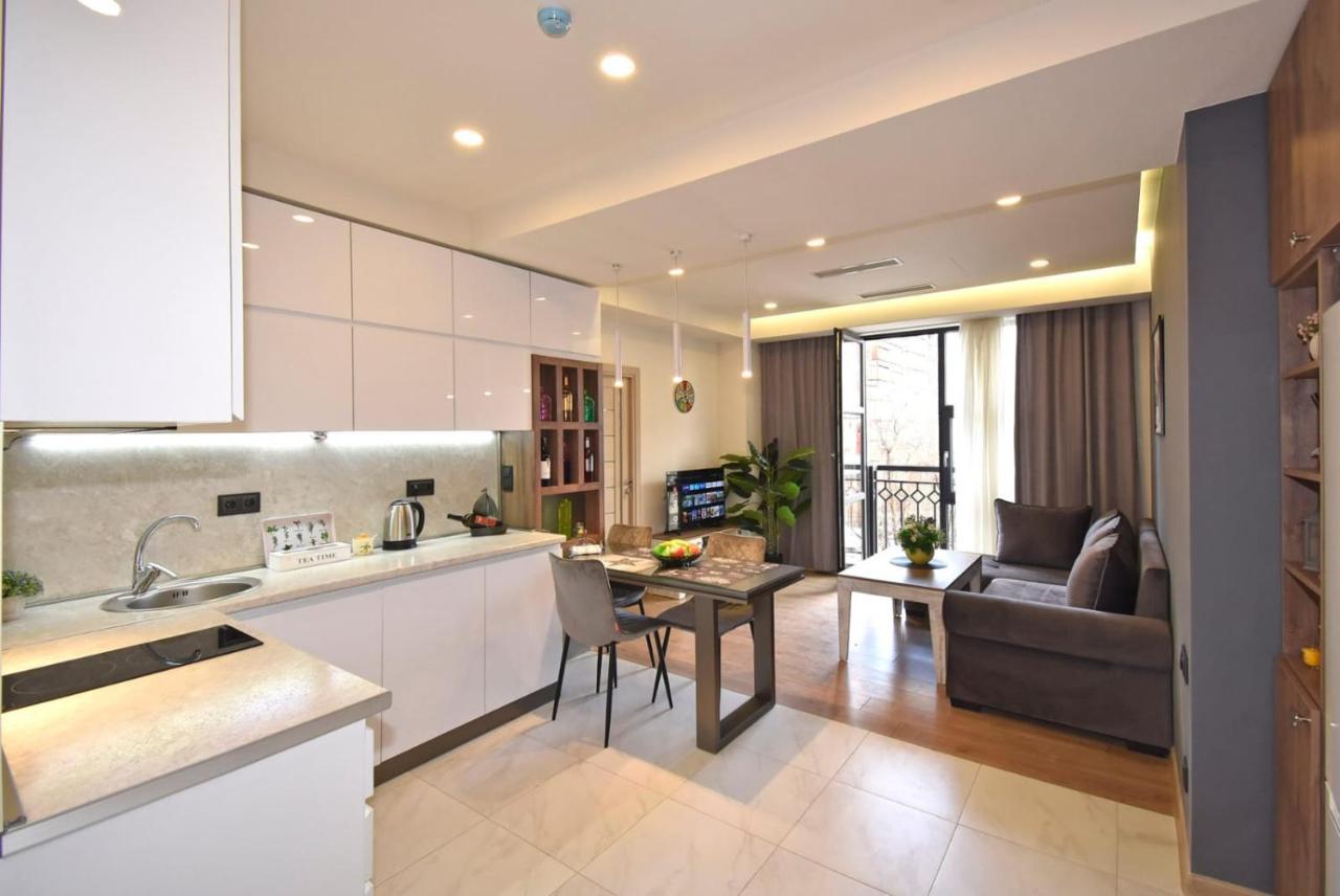 Home4You City Center Apartments Yerevan Exterior photo
